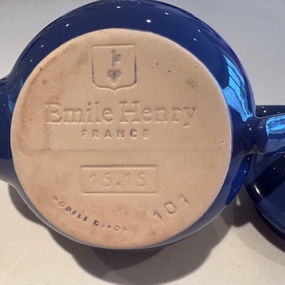 Emile Henry Teapot (Periwinkle Blue) - Picture 2 of 2
